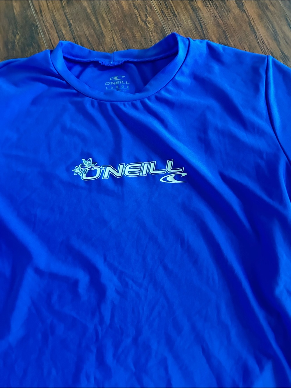 O'Neill Women's large Bright Blue Short Sleeve Rash Top w SPF 50! - Picture 2 of 5